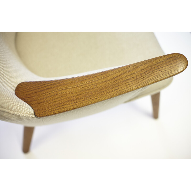 AP-28 "Mama Bear" Armchair by Hans Wegner - 1950s