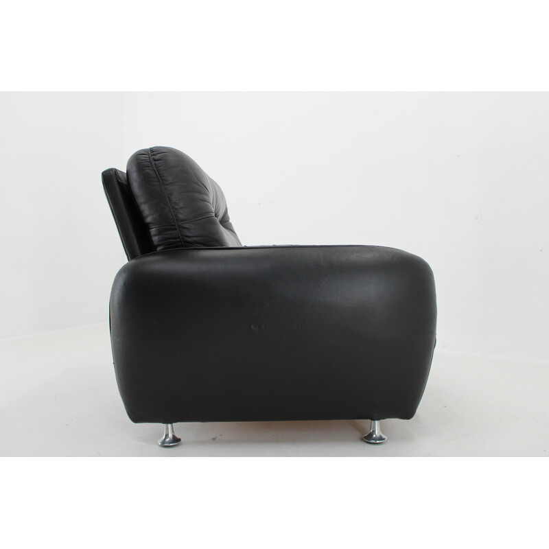 Vintage black leather armchair, Italy 1970