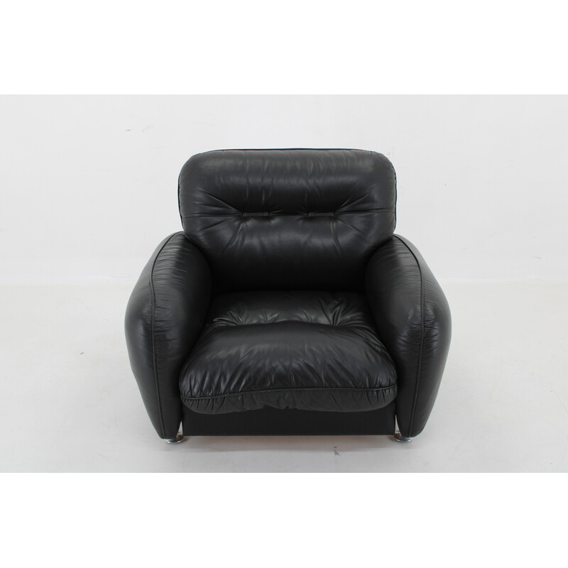 Vintage black leather armchair, Italy 1970