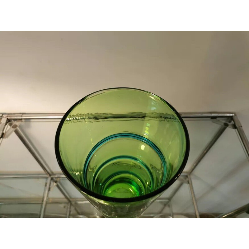 Jarrón vintage de vidrio soplado verde con espiral turquesa
