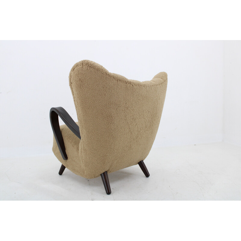 Fauteuil vintage à ailes en tissu boucle, Tchécoslovaquie 1940