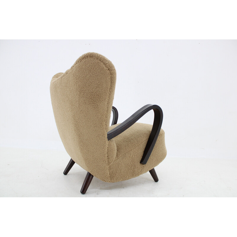 Fauteuil vintage à ailes en tissu boucle, Tchécoslovaquie 1940