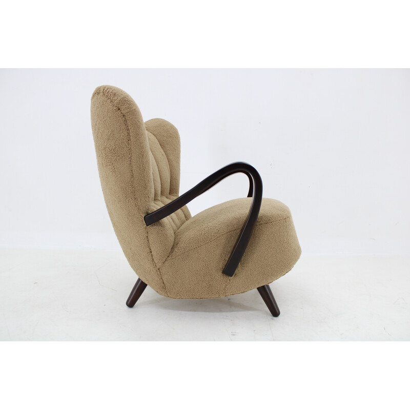 Vintage gevleugelde fauteuil in Boucle stof, Tsjecho-Slowakije 1940