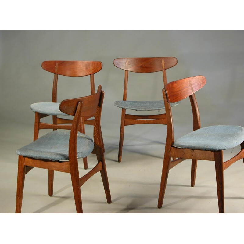 Ensemble de 4 chaises et table de salle à manger de Hans J. Wegner CH 30 - Chêne et teck - 1950