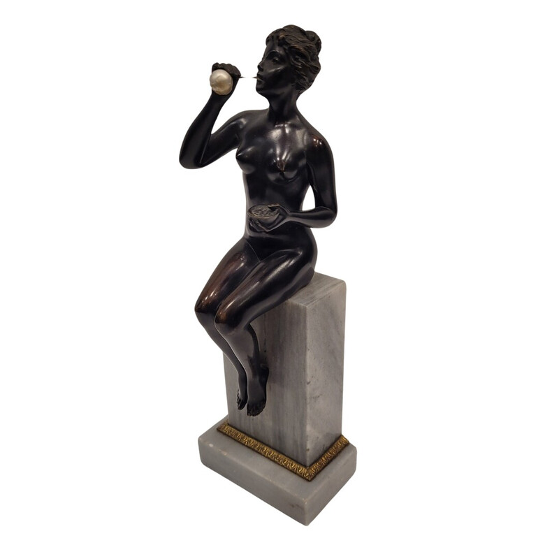 Jugendstil-Skulptur "Frau, die Seifenblasen bläst" aus Bronze und Marmor, 1920