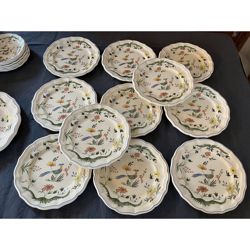 Set of 18 vintage Gien tableware decorated with a bird motif