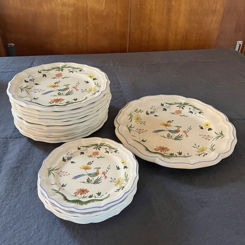 Set of 18 vintage Gien tableware decorated with a bird motif