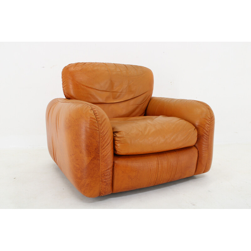 Vintage armchair in cognac leather, Italy 1970