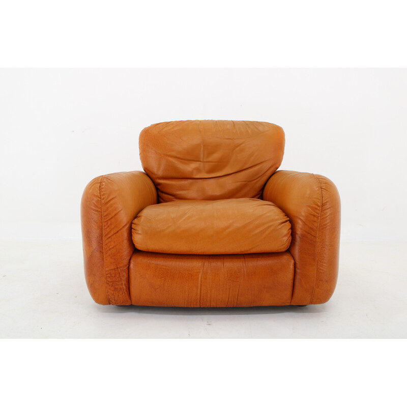 Vintage armchair in cognac leather, Italy 1970