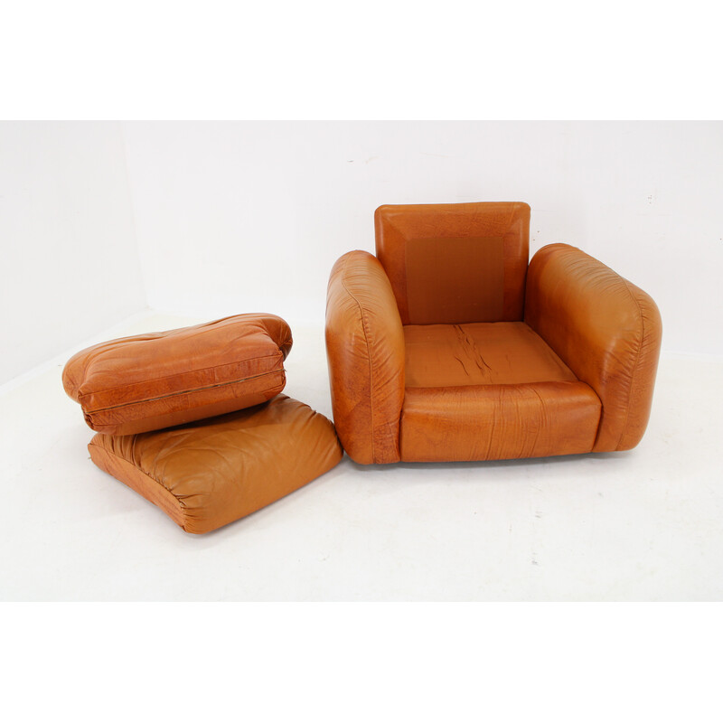 Vintage armchair in cognac leather, Italy 1970