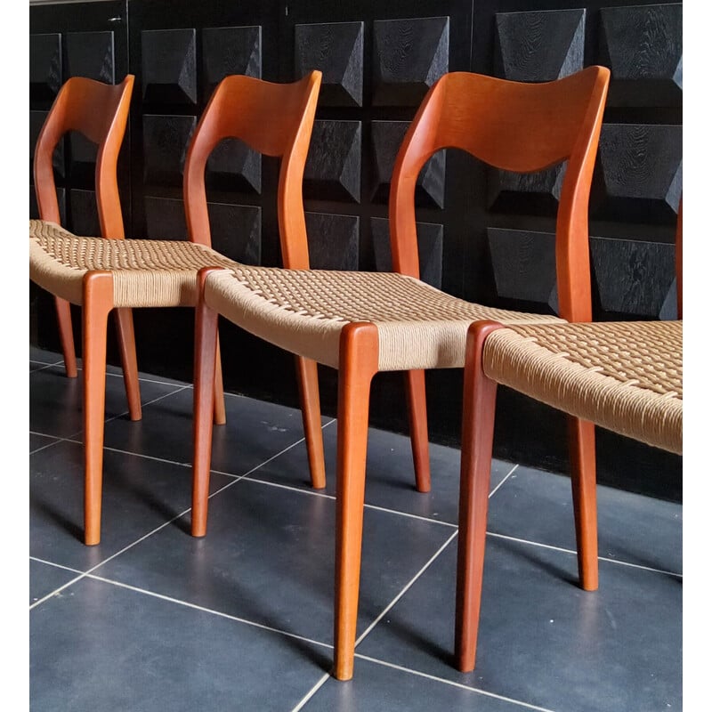 Lot de 4 chaises à repas vintage modèle 71 en bois massif et cordage de papier par Niels Otto Møller, Danemark 1950