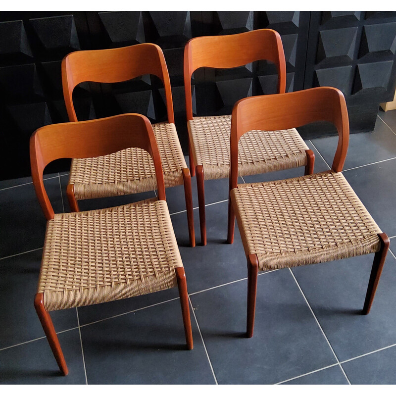 Set of 4 vintage dining chairs model 71 in solid wood and paper cord by Niels Otto Møller, Denmark 1950