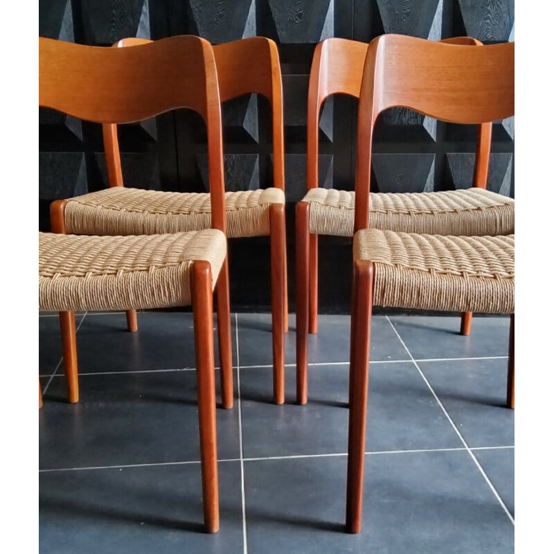 Lot de 4 chaises à repas vintage modèle 71 en bois massif et cordage de papier par Niels Otto Møller, Danemark 1950