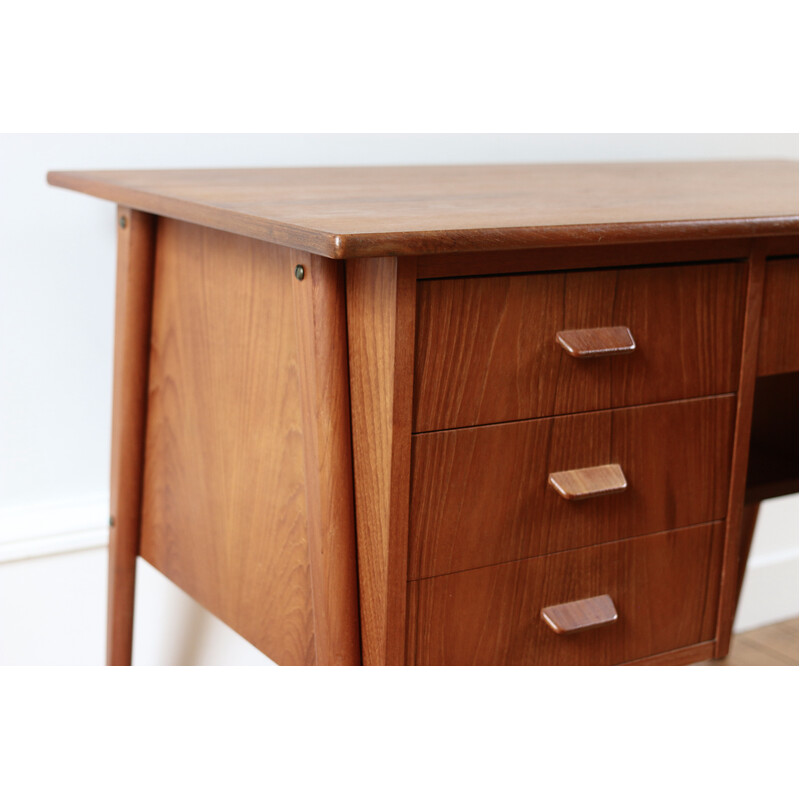 Vintage teak desk stamped by Henning Kjaernulf, Denmark 1960