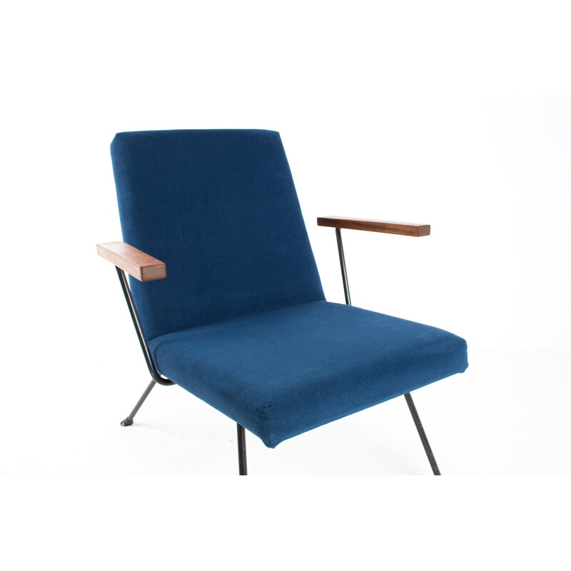 Fauteuil bleu en laine et en bois de Andre Cordemeyer - 1950