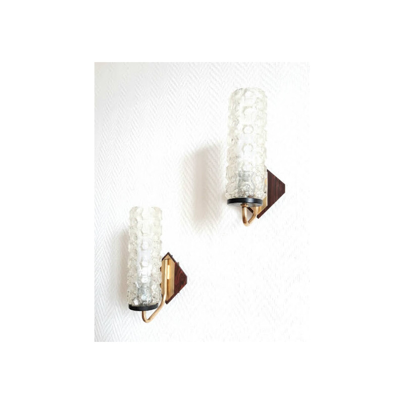 Pair of vintage wall lights in brass and structured molded glass, 1960