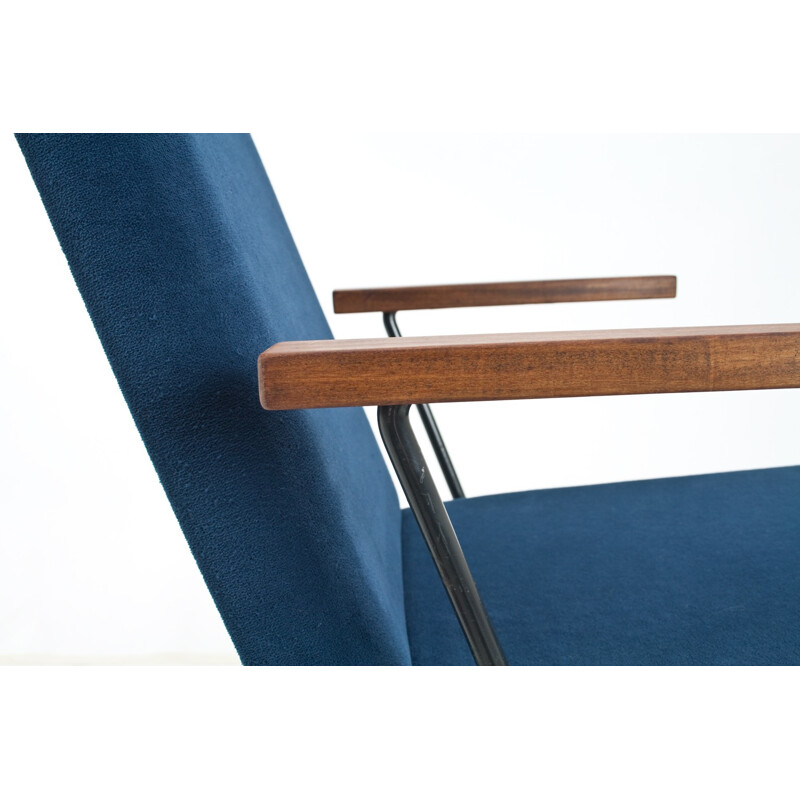 Fauteuil bleu en laine et en bois de Andre Cordemeyer - 1950