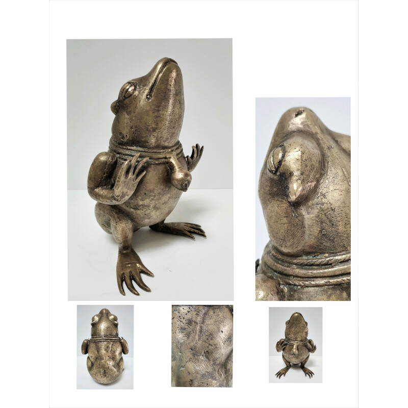 Vintage sculptural frog in patinated brass, 1960