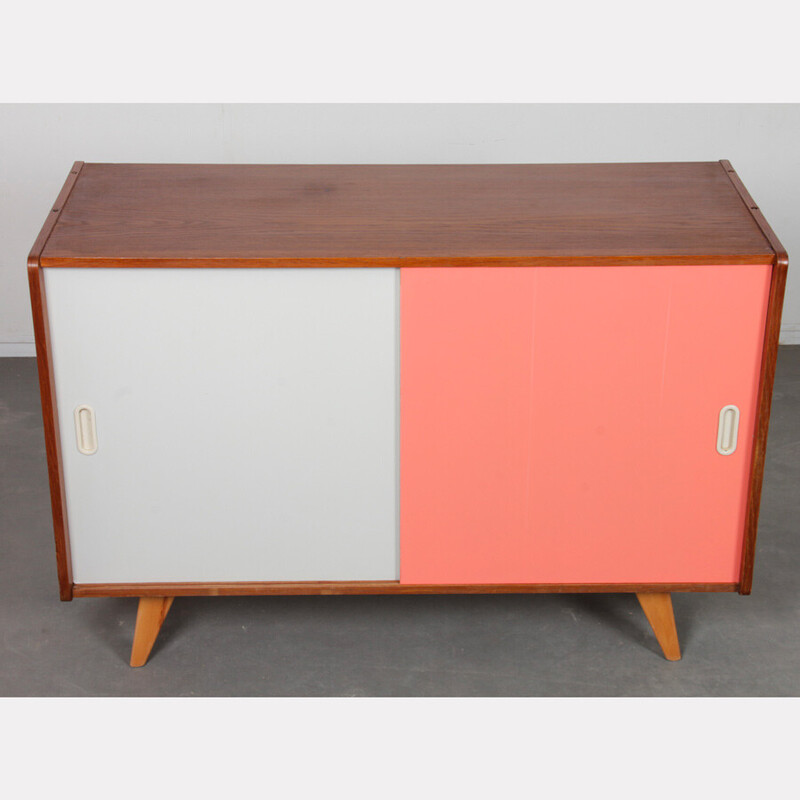 Commode vintage modèle U-452 rose et blanche en bois par Jiri Jiroutek, Tchécoslovaquie 1960