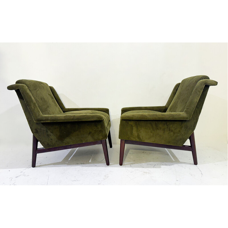 Paire de fauteuils vintage en velours vert, Italie 1960