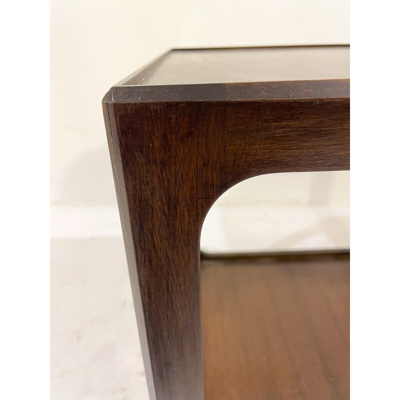 Par de mesas laterais de madeira vintage com rodízios, 1960