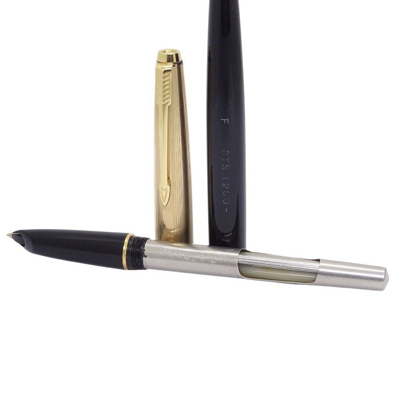 Pair of vintage Parker 51 model fountain pens in lucite and gold-plated steel, 1970