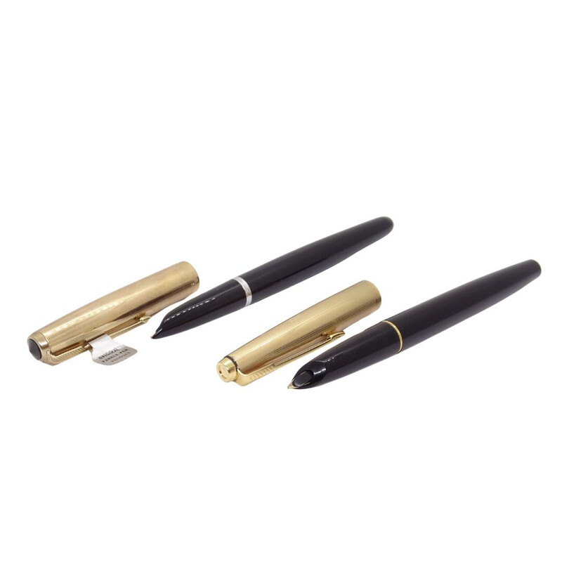 Pair of vintage Parker 51 model fountain pens in lucite and gold-plated steel, 1970