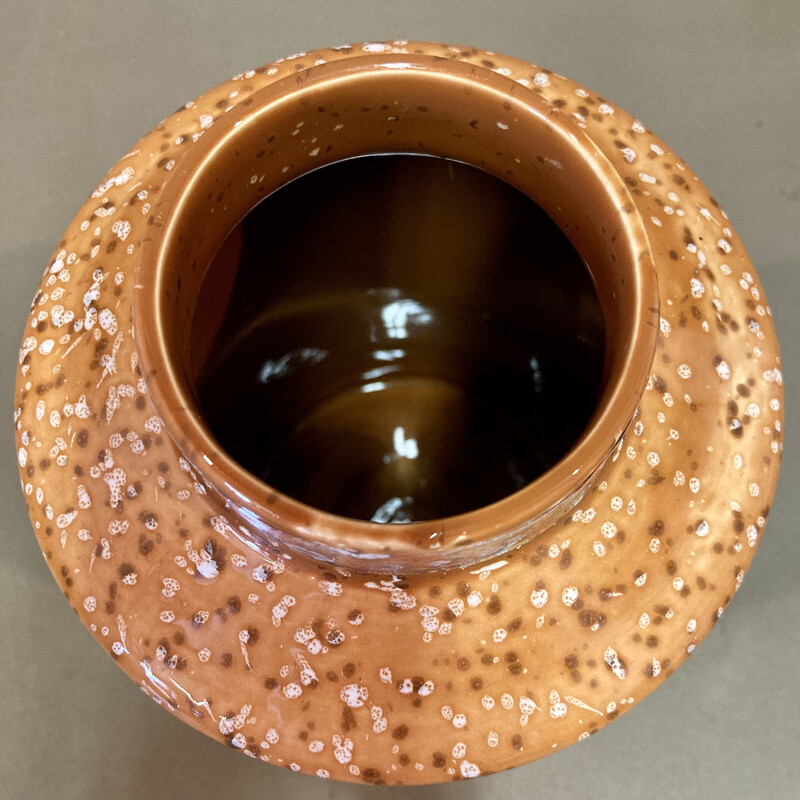 Jarra de cerâmica vintage feita à mão