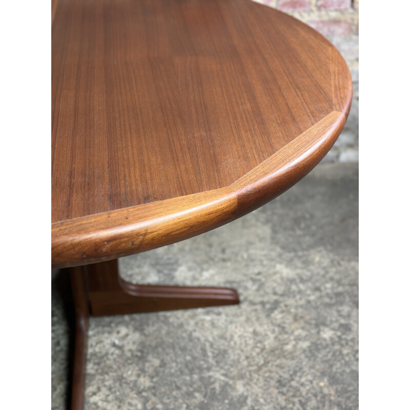 Vintage round teak table with extensions for VV Möbler, Denmark 1960