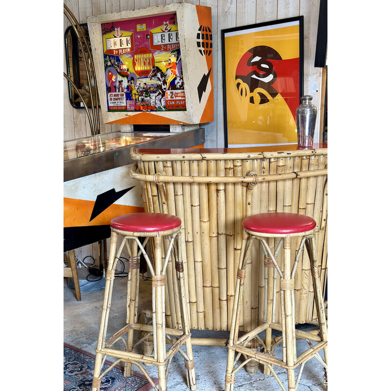 Tiki bar vintage en bambú y formica roja con 2 taburetes, 1960