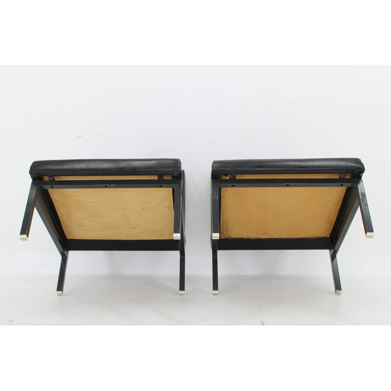 Paar Vintage-Sessel aus Kunstleder und lackiertem Eisen, Tschechoslowakei 1970