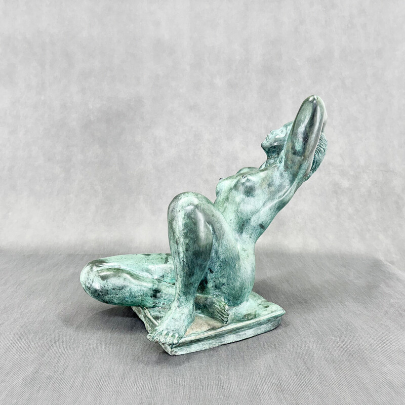 Vintage patinated bronze sculpture representing a nude woman