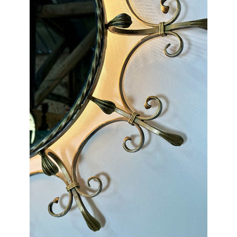 Specchio d'epoca in ferro battuto dorato a raggiera, 1960