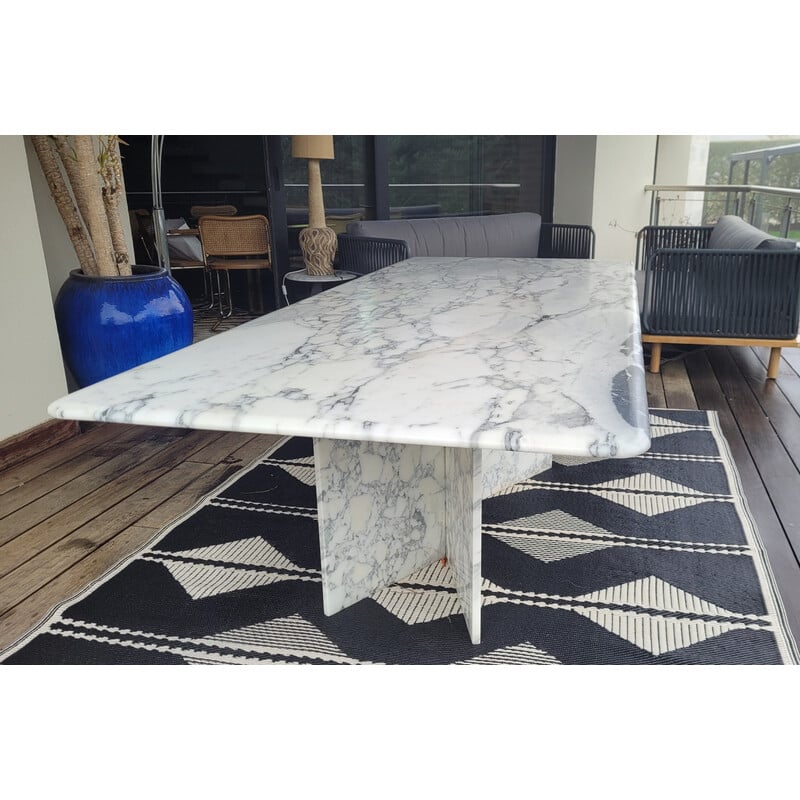 Vintage dining table in white Calacatta marble with gray veins, Italy 1970