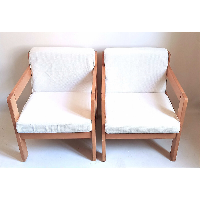 Paar Vintage-Sessel aus massiver Buche und weißem Stoff von Magne France
