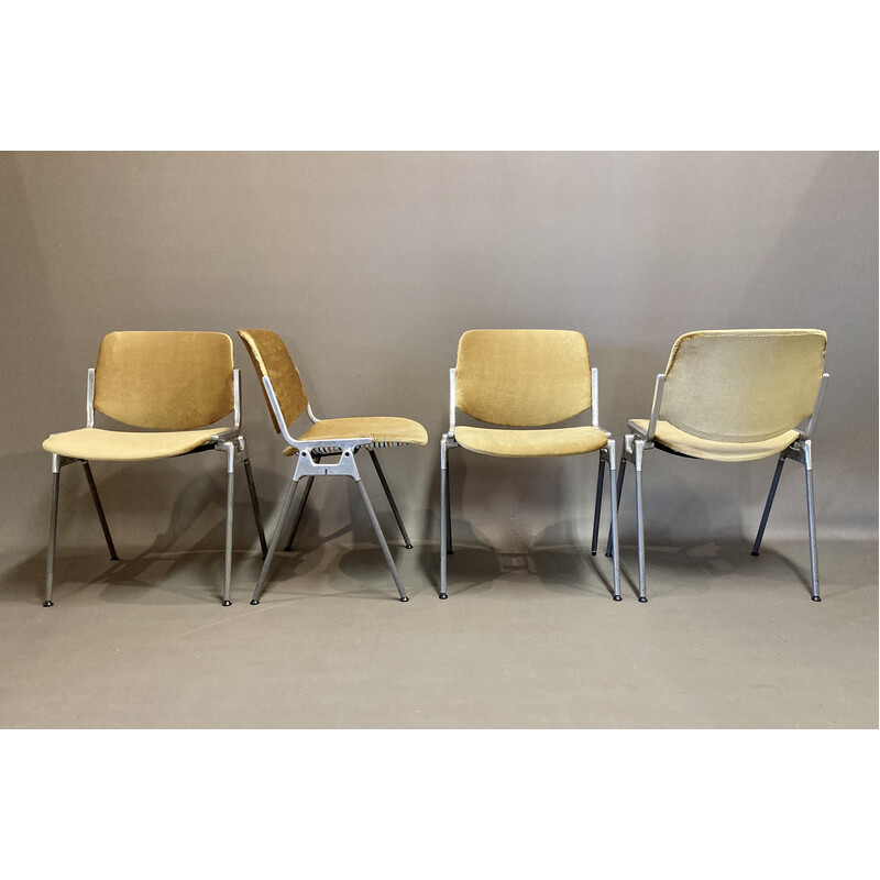 Lot de 4 chaises vintage en métal et velours de Giancarlo Piretti pour Castelli, 1960