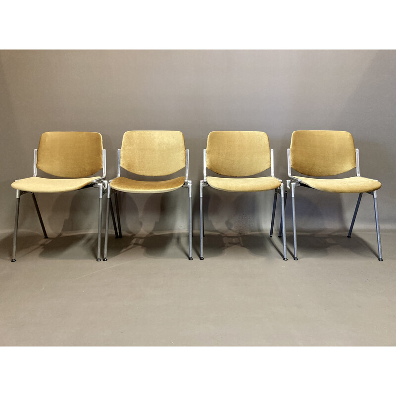 Lot de 4 chaises vintage en métal et velours de Giancarlo Piretti pour Castelli, 1960