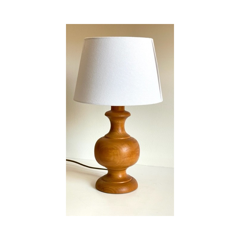 Lampe vintage en bois et abat-jour en tissu blanc