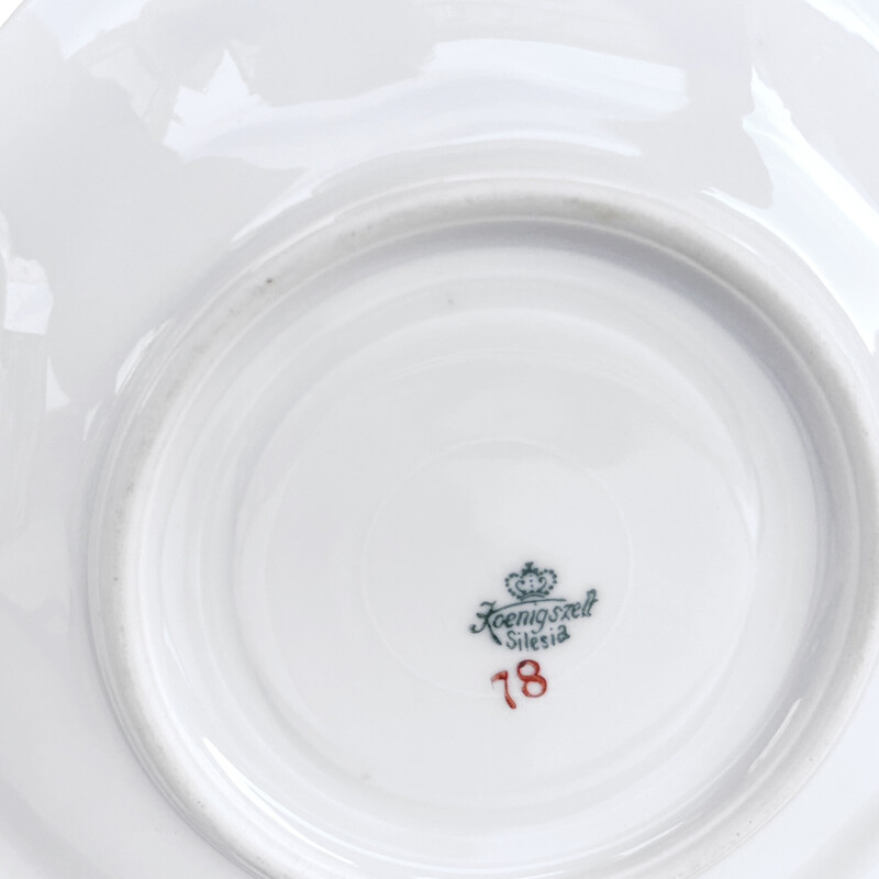 Vintage Art Nouveau barrel-shaped glazed white porcelain cup and saucer for Koenigszelt, 1930