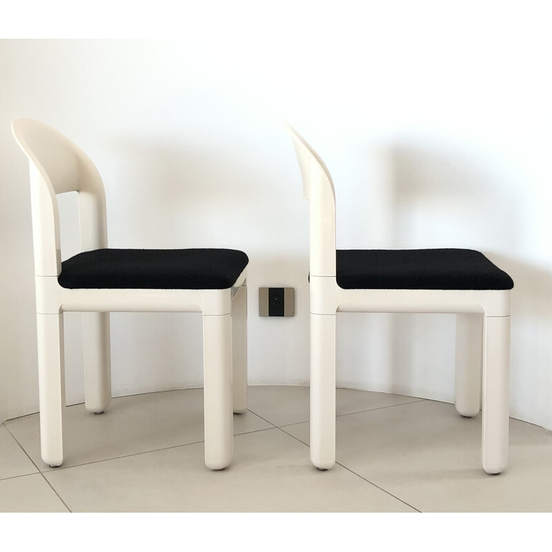 Par de cadeiras vintage em plástico branco e lã de Luigi Massoni e Dino Pelizza para iGuzzini, Itália 1970