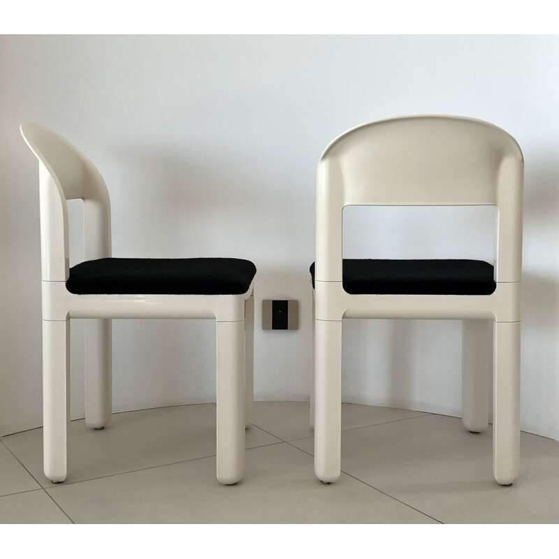 Coppia di sedie vintage in plastica bianca e lana di Luigi Massoni e Dino Pelizza per iGuzzini, Italia 1970