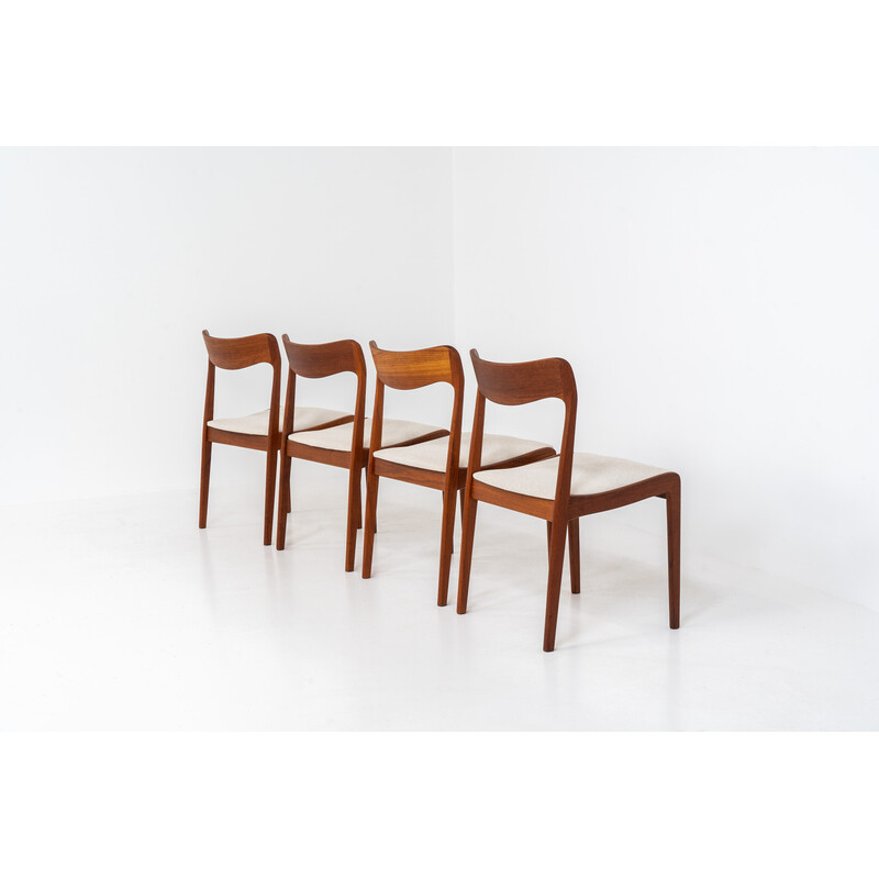 Ensemble de 4 chaises à repas vintage en teck massif par Henning Kjaernulf pour Korup Stolefabrik, Danemark 1960