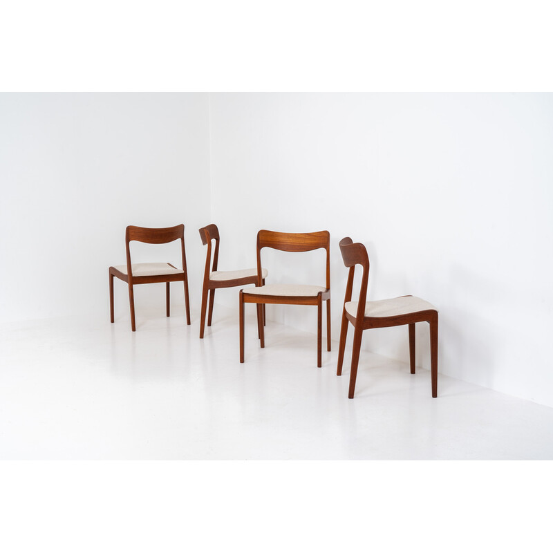 Ensemble de 4 chaises à repas vintage en teck massif par Henning Kjaernulf pour Korup Stolefabrik, Danemark 1960