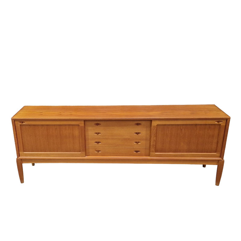 Vintage sideboard in solid teak and teak veneer by Henry Walter Klein, Denmark 1960