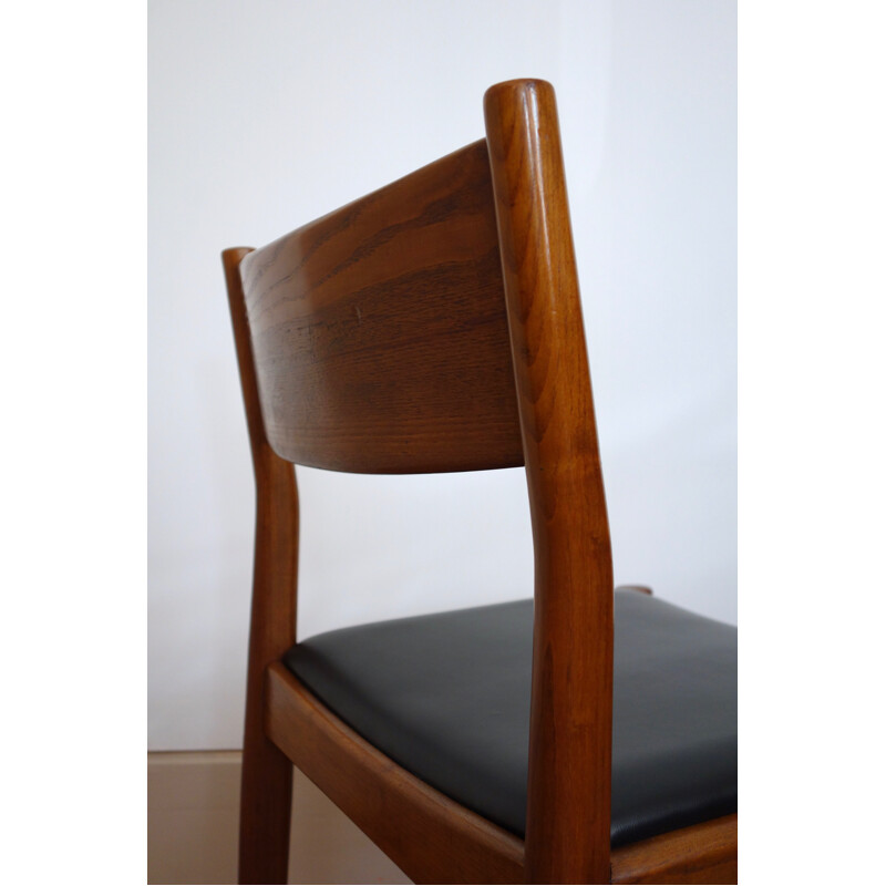 Lot de 4 chaises en hêtre et simili cuir  - 1960