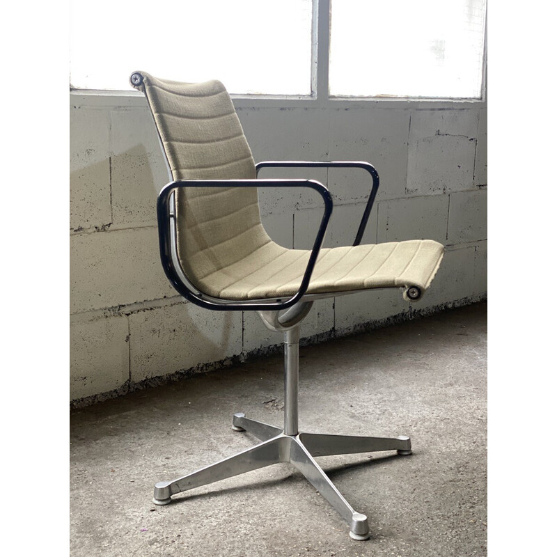 Sedia da ufficio vintage in alluminio e tessuto di Charles e Ray Eames per Herman Miller, 1958