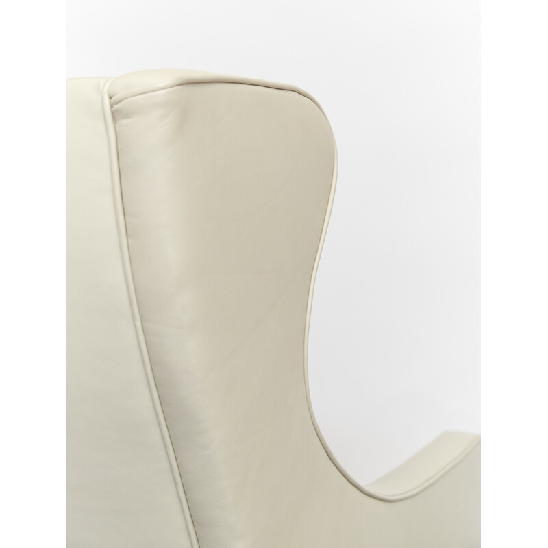 Vintage armchair covered in ivory leather by Børge Mogensen