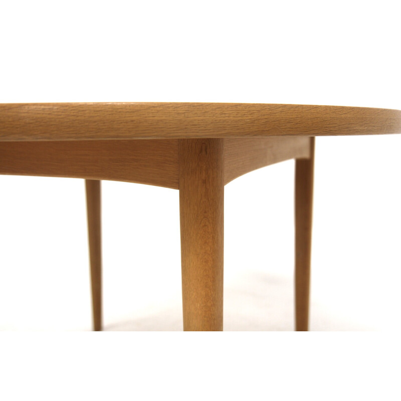 Vintage "Triva" oak dining table with 2 extensions by Yngvar Sandström for Nordiska Komapniets Verkstäder, Sweden 1960