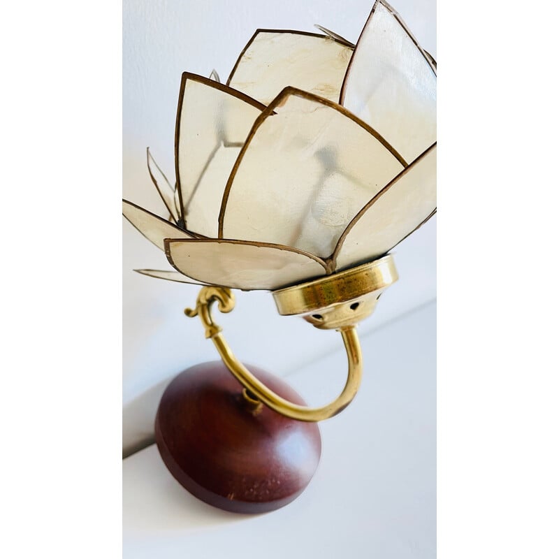 Vintage parelmoer en messing wandlamp in de vorm van een bloem