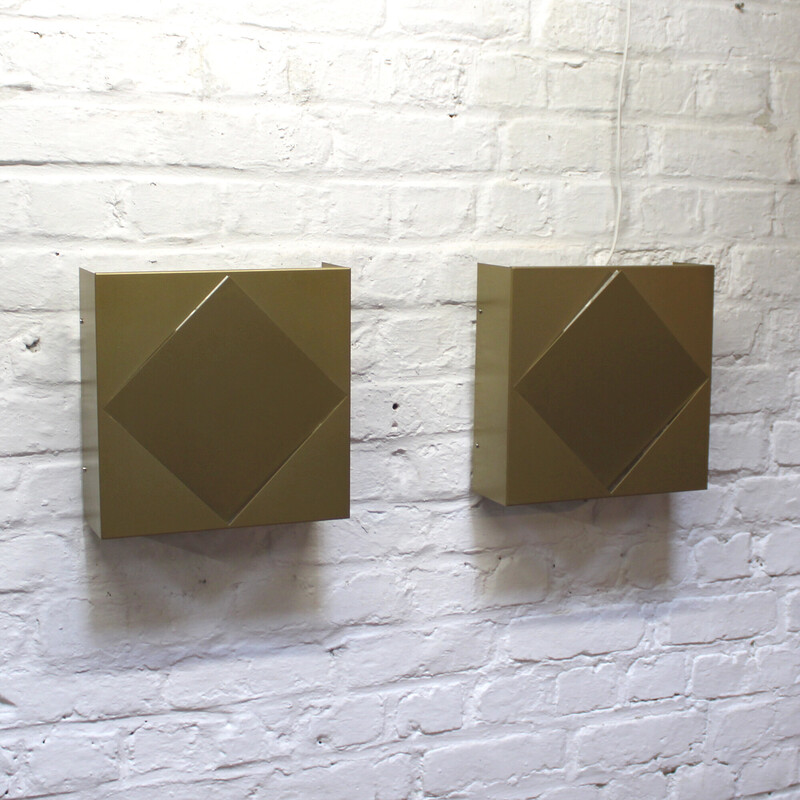 Pair of vintage model 1556 wall lights in lacquered metal and aluminum for Raak, 1970